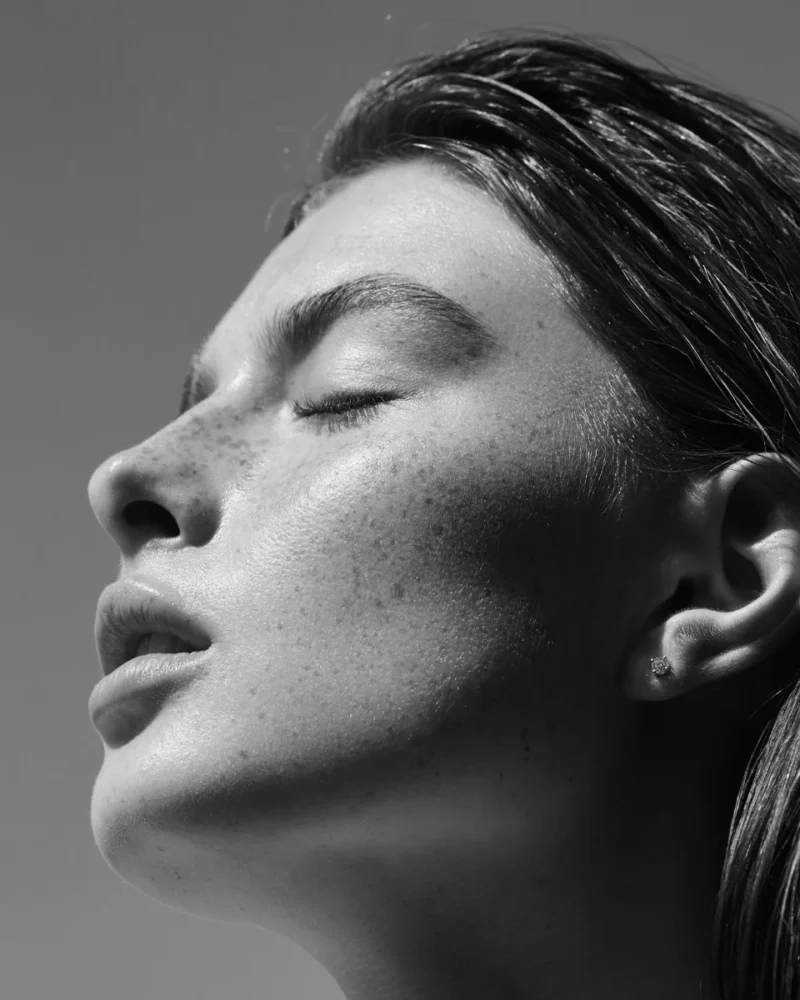 D-biotic Rosabiotic SPF 50+ pour les peaux sensibles à rougeurs atténue, répare et protège